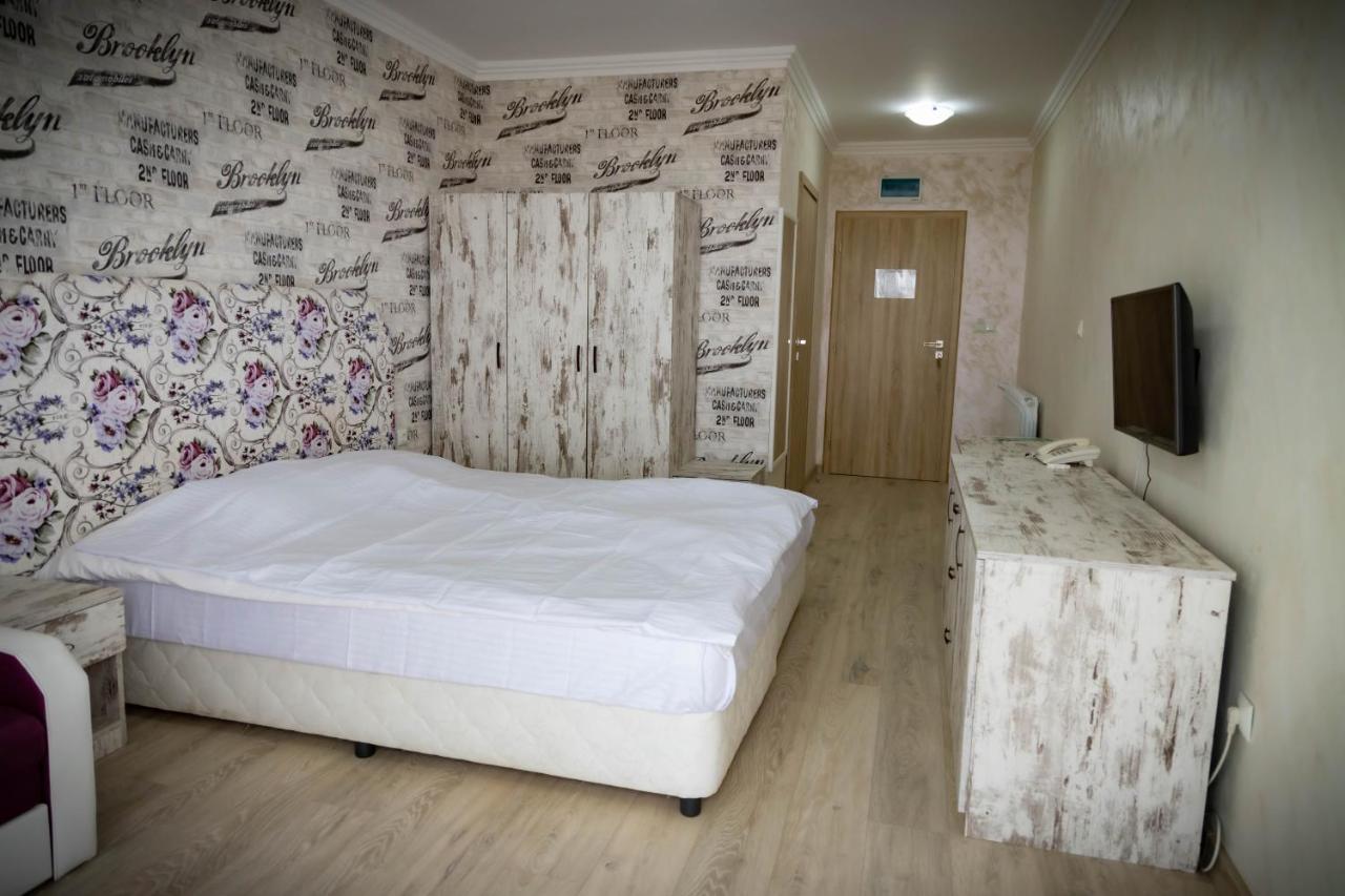 Семеен Хотел Прованс Ахелой Extérieur photo